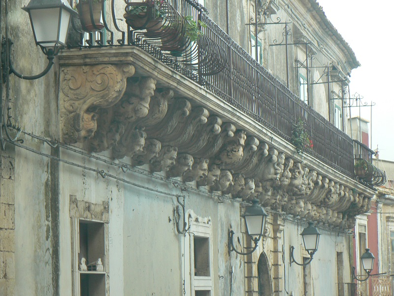 Balconata Caruso che si può visitare per il turismo a Palazzolo