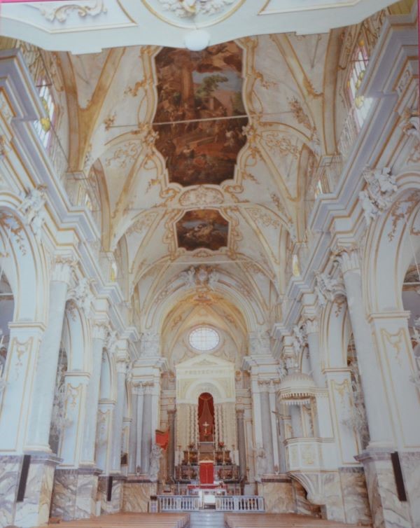 Stucchi dell'nterno della chiesa di San Sebastiano foto Santoro Ugo