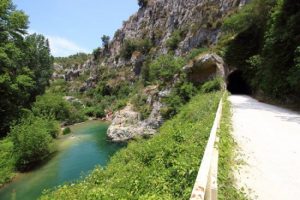 No triv- Valle Dell Anapo