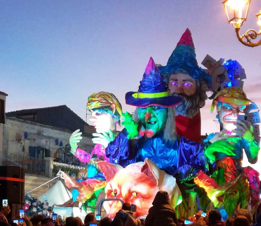 Carro secondo nella classifica del Carnevale di Palazzolo