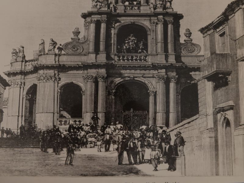 La rivolta popolare: Chiesa San Paolo. Foto Archivio Santoro