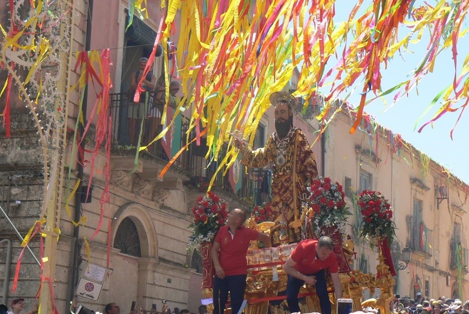Simulacro di San Paolo In processione estiva