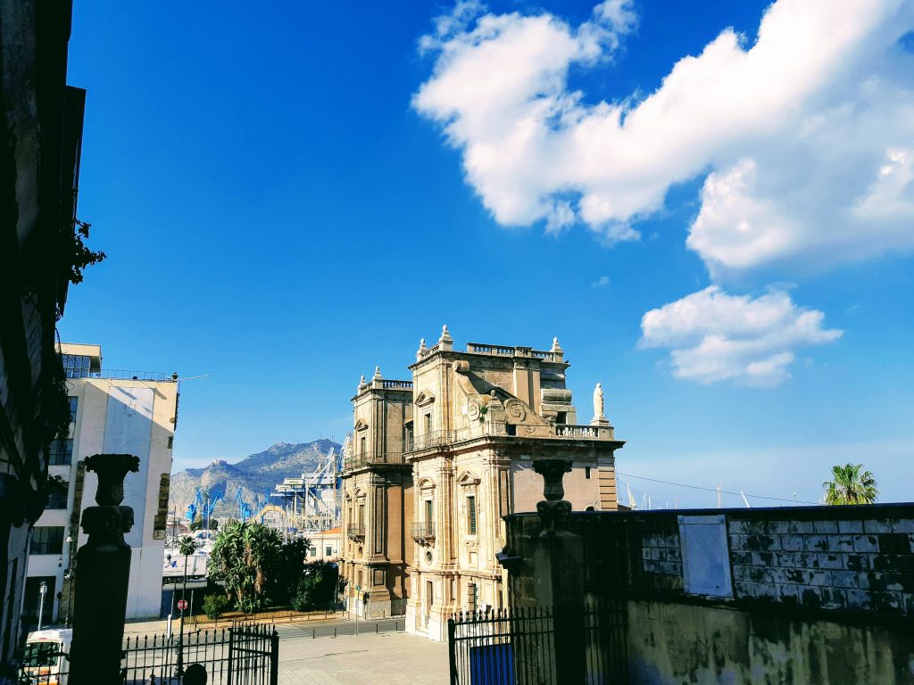 Declinazioni femminili di Palermo: Porta Felice vista dalle Mura delle Cattive