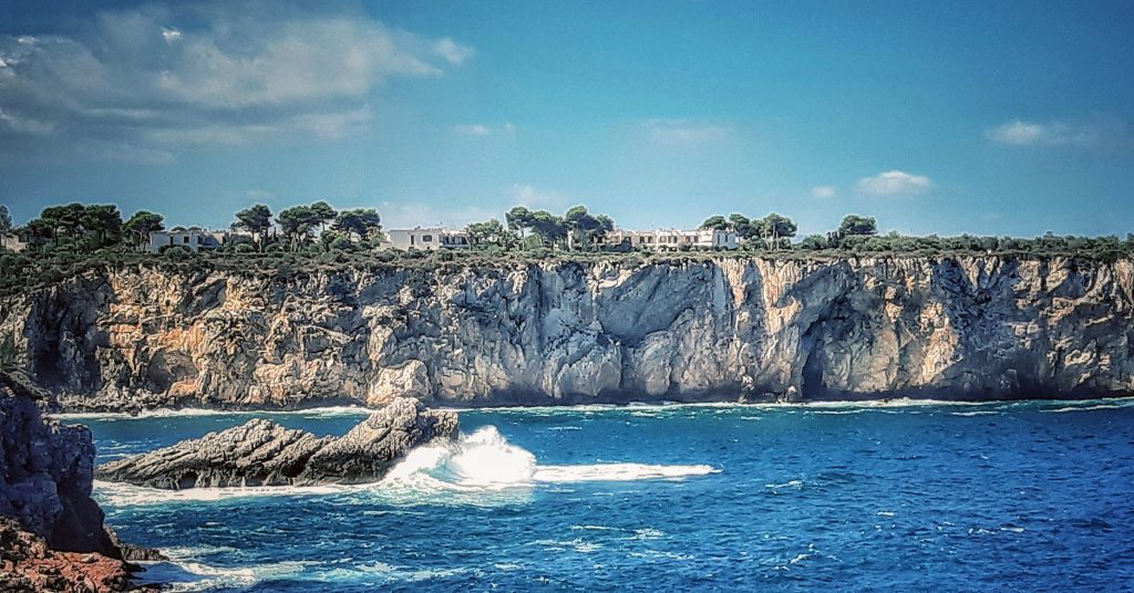 Terrasini: Cala Rossa e il suo Isolotto