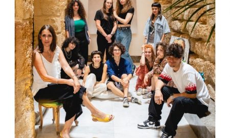L'ideatrice Rosa Di Stefano con i dieci creativi della collettiva "Toccami"