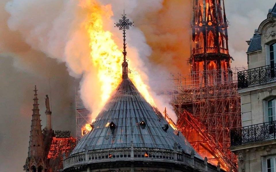 Notre Dame- Immagine Di Copertina