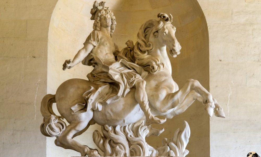 La statua equestre di Luigi XIV -Statua del re