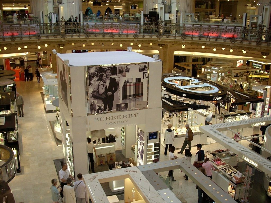 Deconfinamento - Magazzini La Fayette e grandi marche