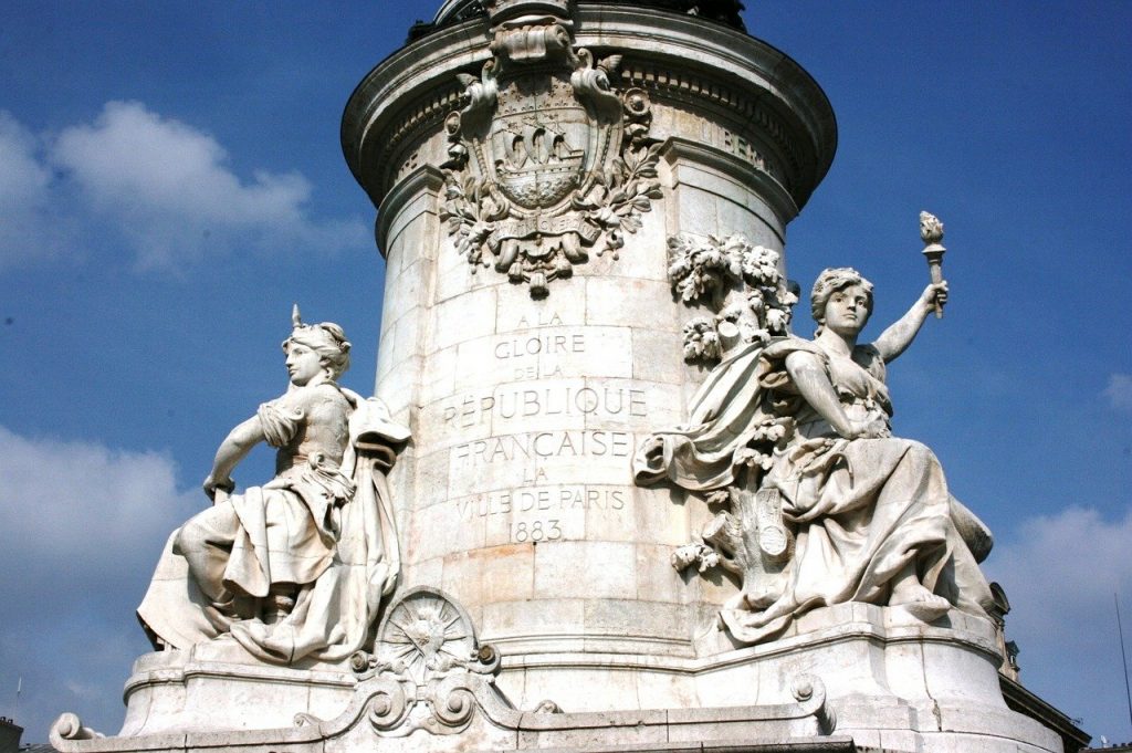 Festa della Vittoria - Statua della Repubblica a Parigi