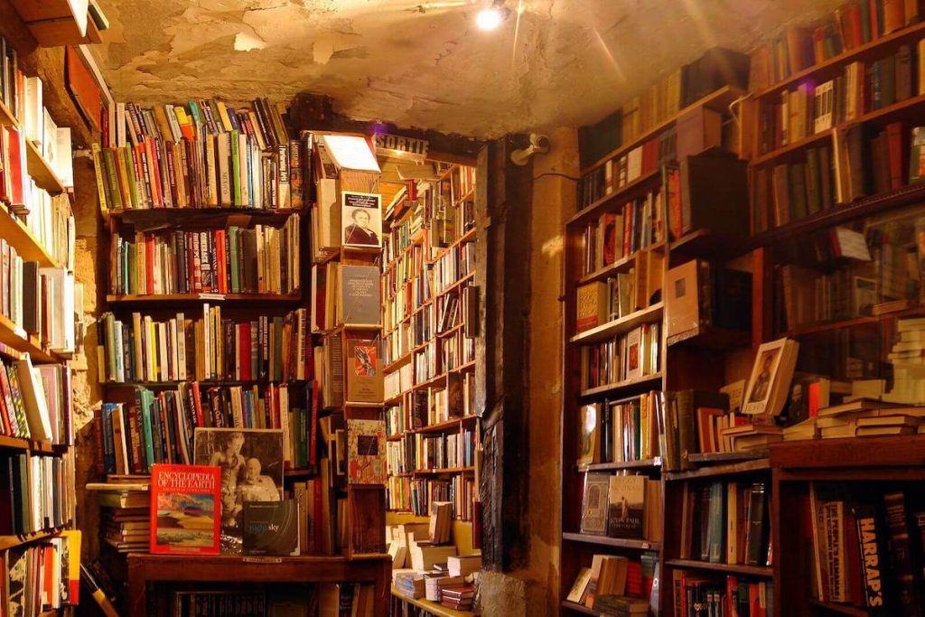 Shakespeare And Company Bookshop - interno bookshop