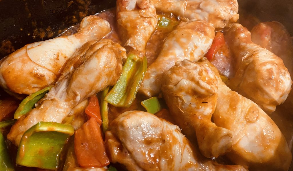 Pollo con i peperoni e noce moscata