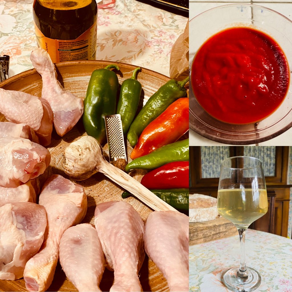 Gli ingredienti del pollo con i peperoni
