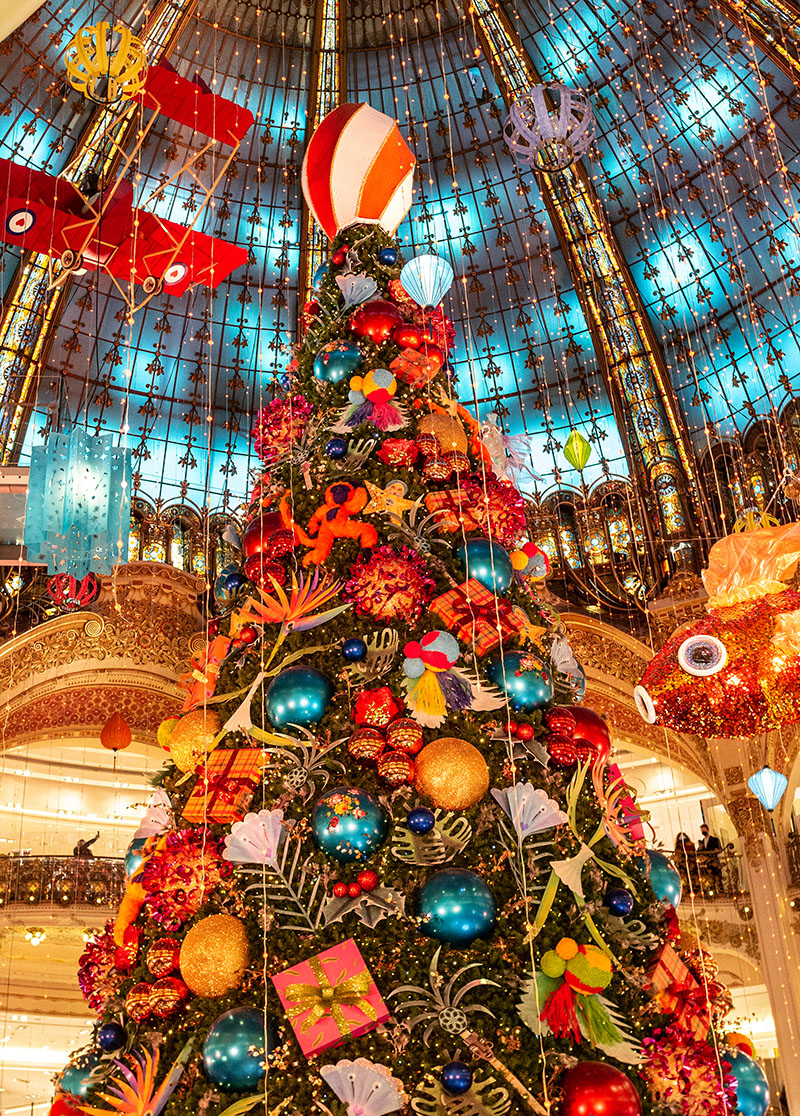 Le vetrine delle Galeries Lafayette - albero di Natale