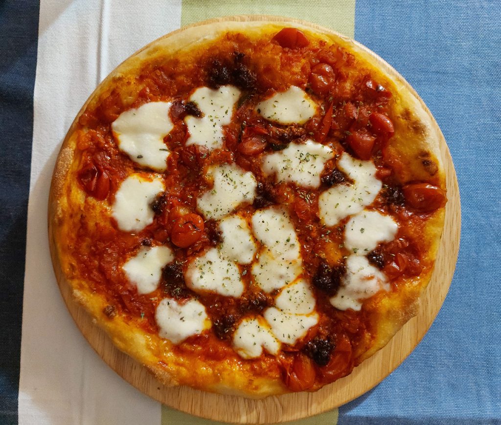 Pizza fatta in casa - Pizza Con datterino e nduja