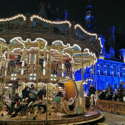 Visitare Parigi a Natale- Giostra a Parigi