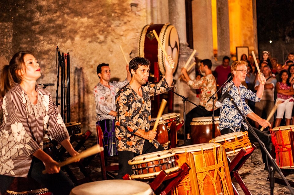 musicisti di strada a gerace