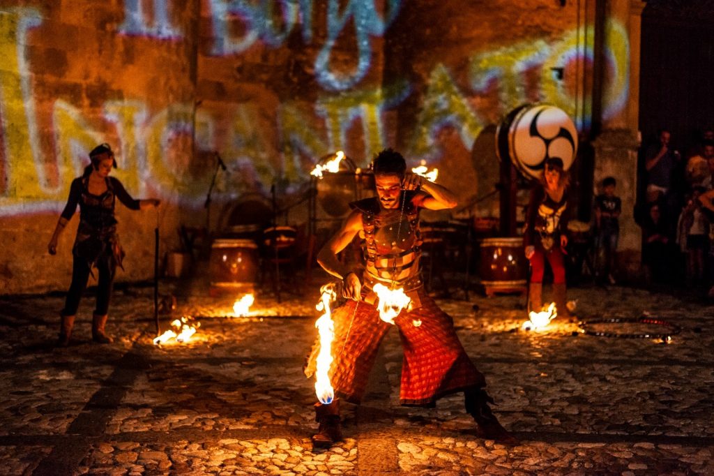 Giocoliere Del Fuoco A Gerace