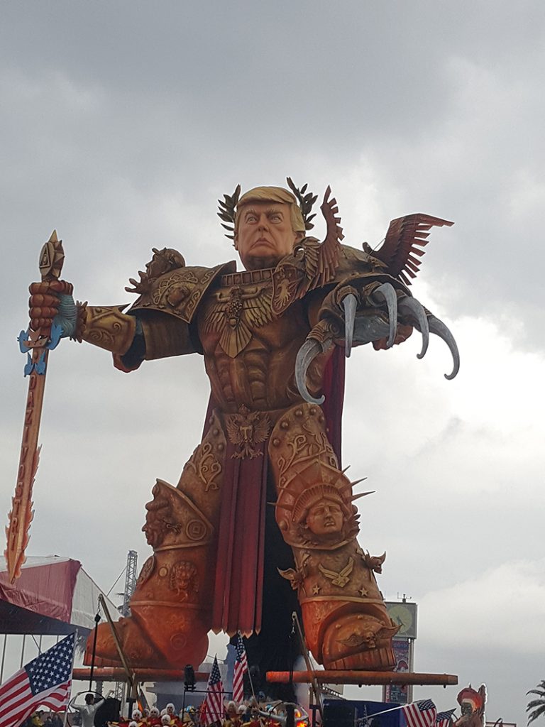 Viareggio - Carroza Con La Imagen Satirica De Donald Trump