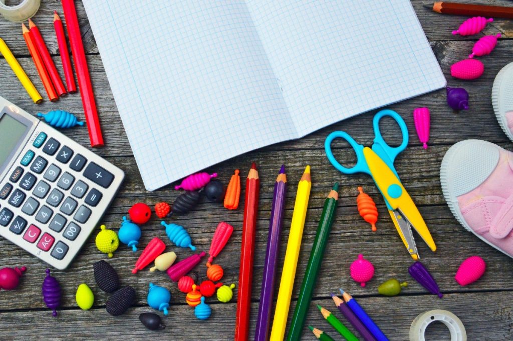 Día del Maestro - Materiales Escolares