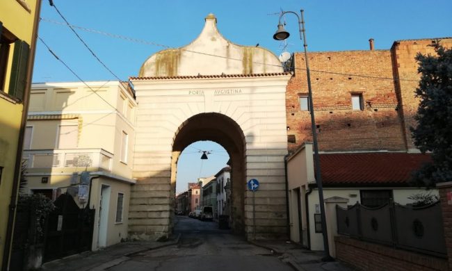Porta sant'Agostino, costruita nell'Ultima parte della dominazione veneziana 1