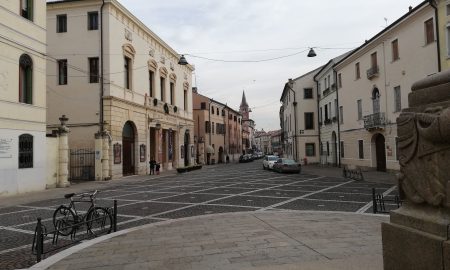 Via Silvestri vista da piazza Garibaldi