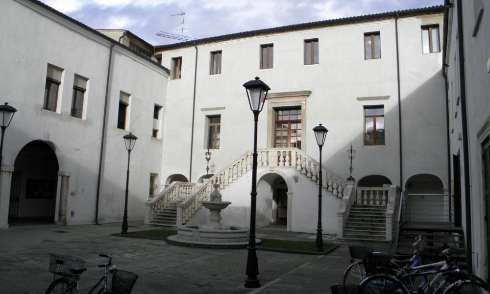 Palazzo già vescovile