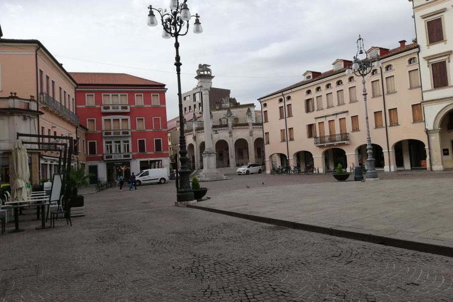 Piazza 1