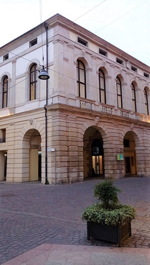 Palazzo Roncale Angolo