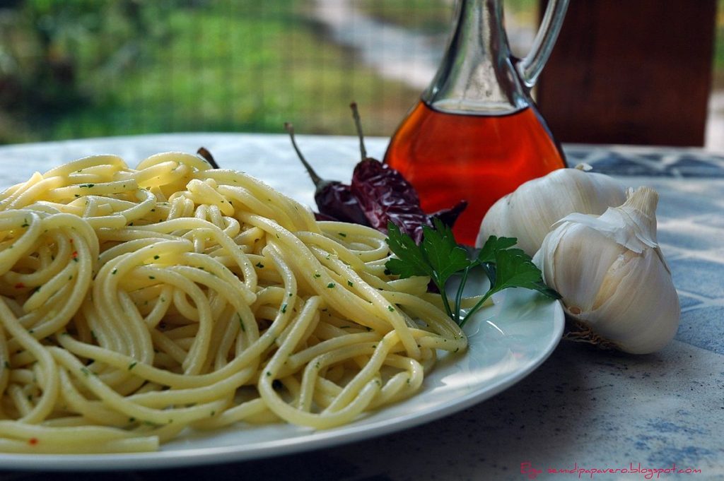 Spaghetti in piatto con la colatura di alici