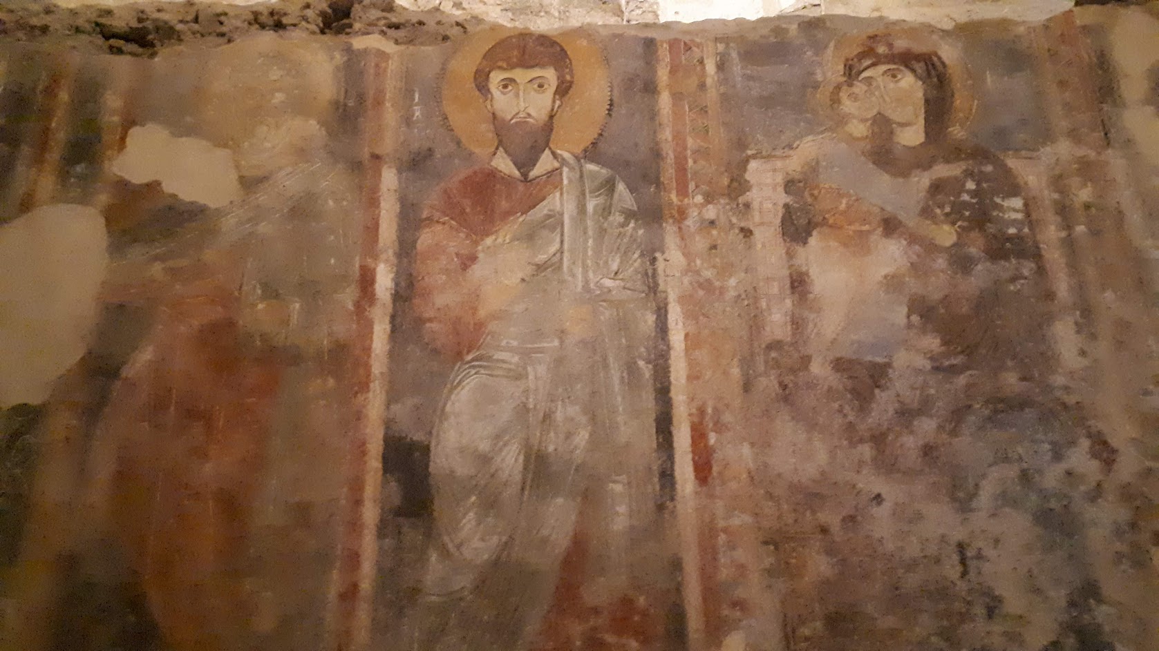 Santi raffigurati sulle pareti di San Pietro