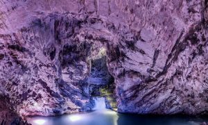 Cropped Grotte.jpg