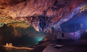 La caratteristica pagoda delle Grotte di Castelcivita