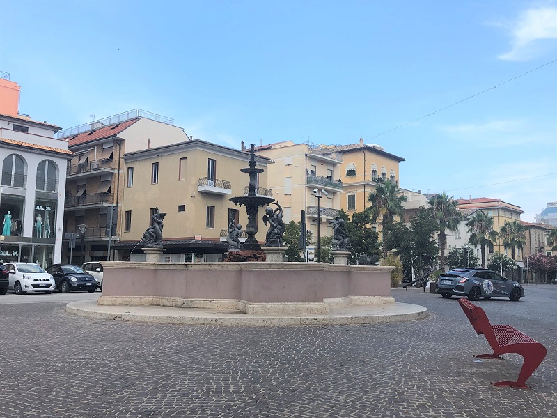 Fontana In Piazza Matteotti
