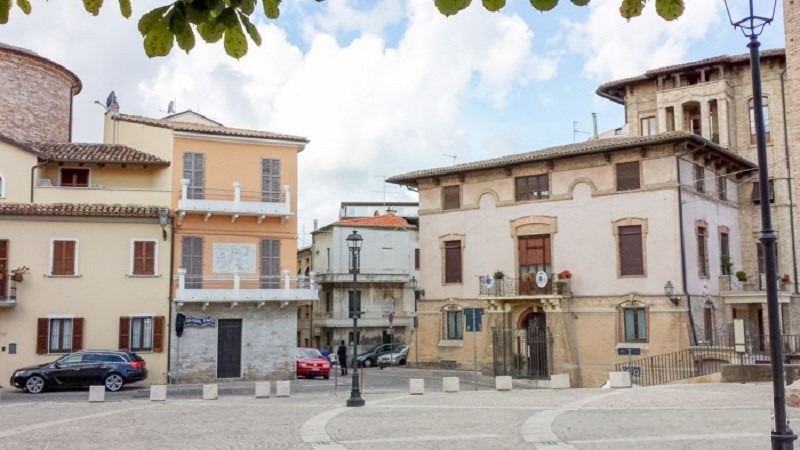 Piazza Giuseppe Sacconi Verso Il Vescovado