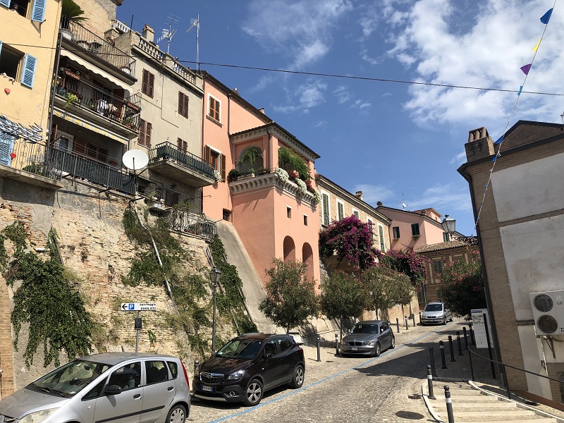 Via Del Consolato Con La Casa Del Vento