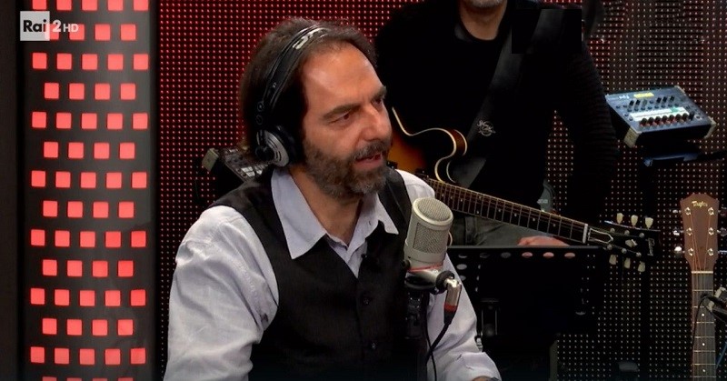 Neri Marcore Commenta In Radio Il Coronavirus