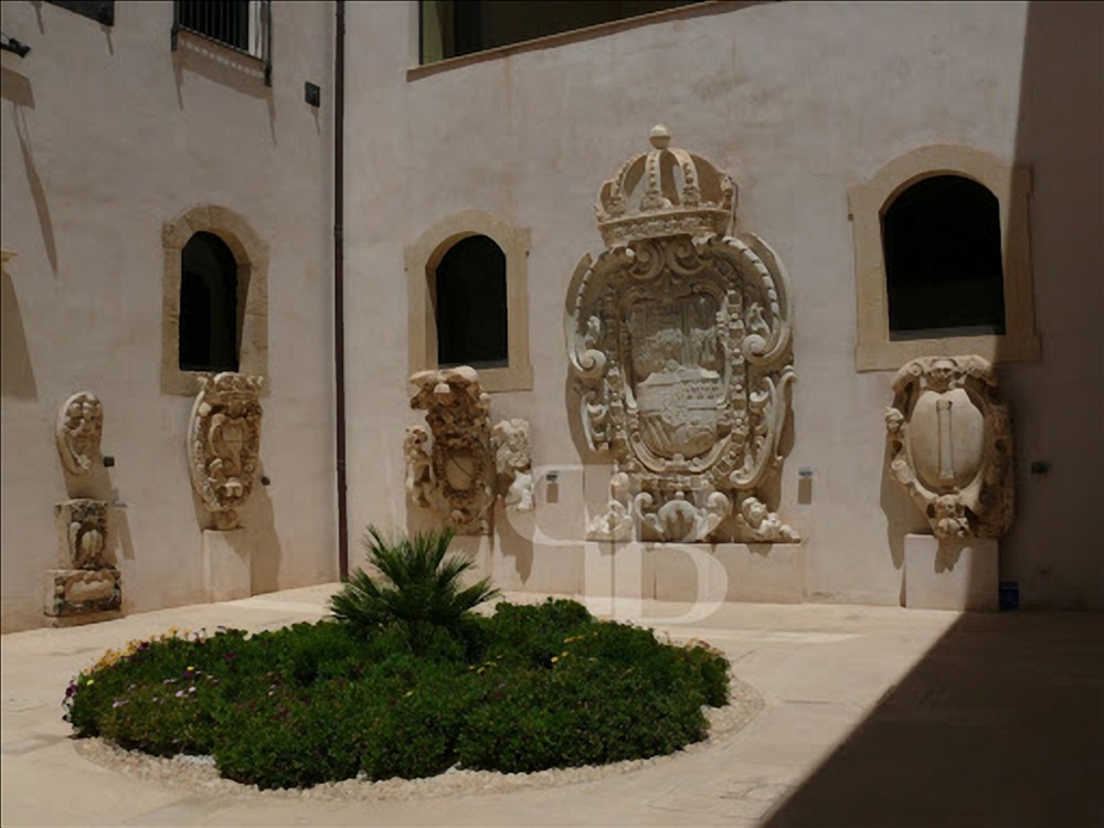 interno di Palazzo Bellomo