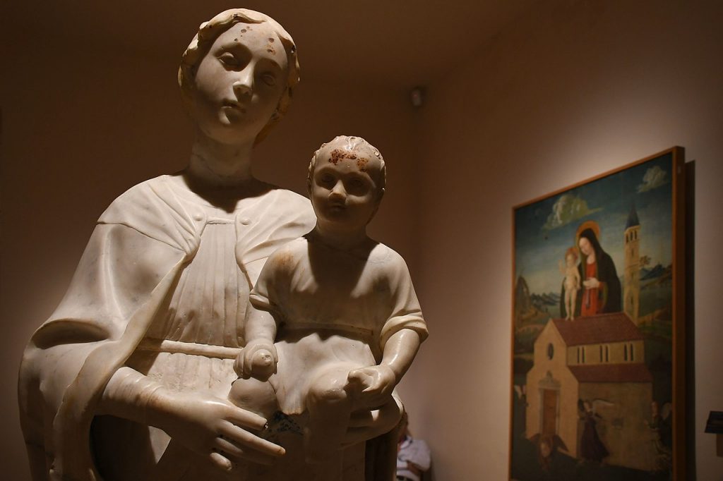 Palazzo Bellomo - La Madonna del Cardillo di Gaggini