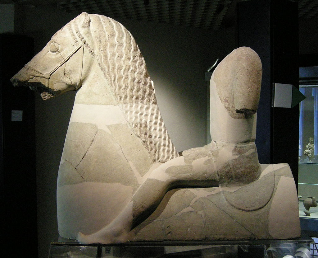 Museo Archeologico Paolo Orsi - statua di cavaliere a cavallo
