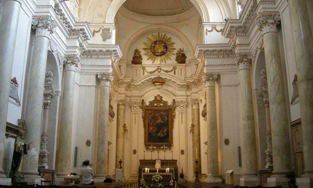 Interno Chiesa Di Santa Maria Della Concezione