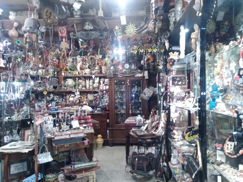 The Bazaar of Old Things: pivot of antiques in Syracuse