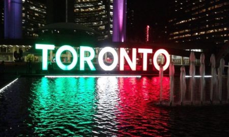 Ma sei Italiano. Il simbolo di Toronto veste il tricolore.