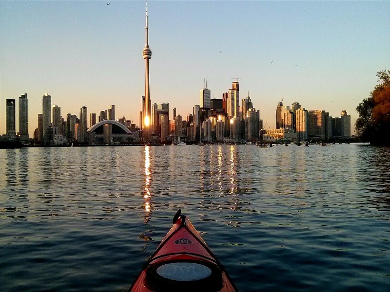 Toronto Islands. Veduta della città da una canoa