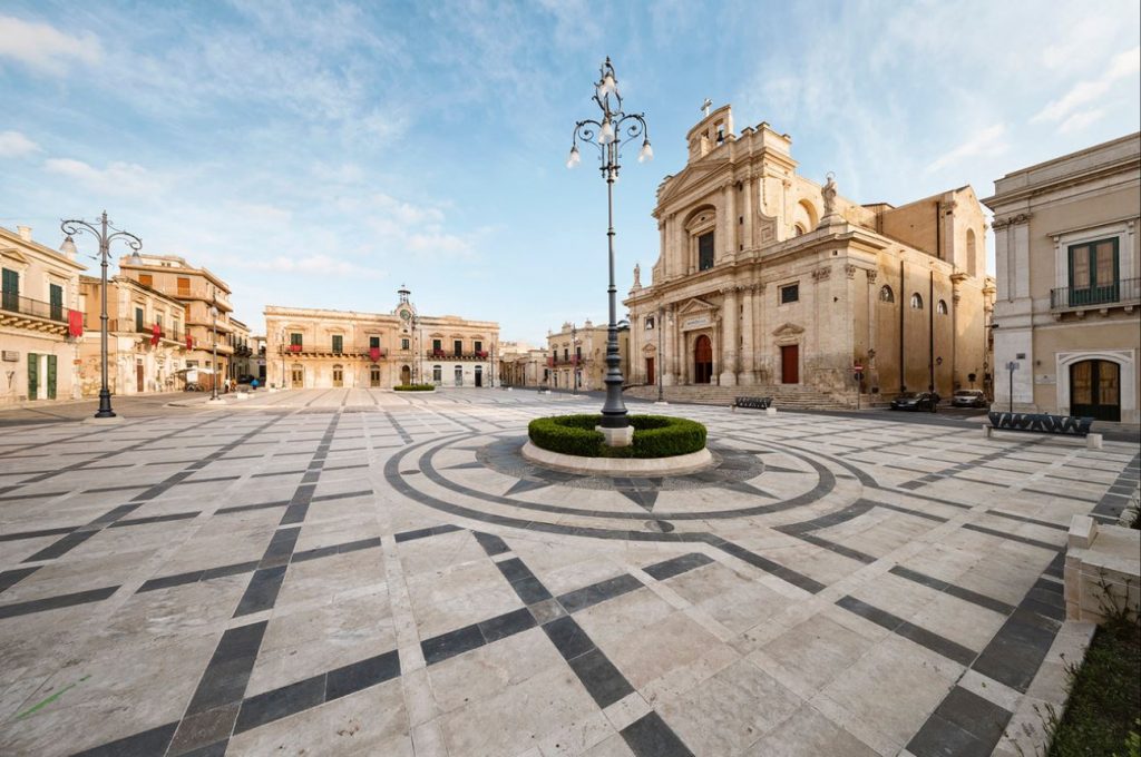 Armando Rotoletti Fotografo presenta Sicilia In piazza, la mostra