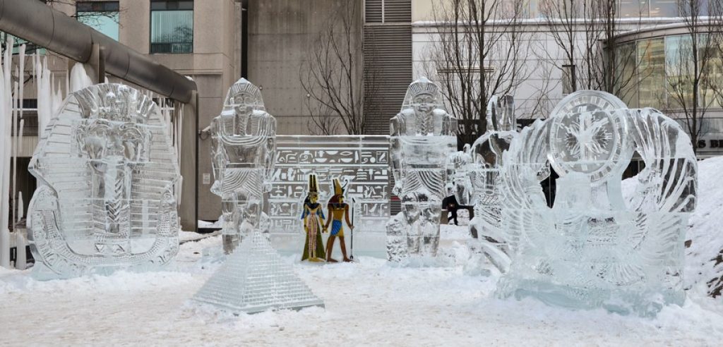 una foto di una scultura dell'Icefest