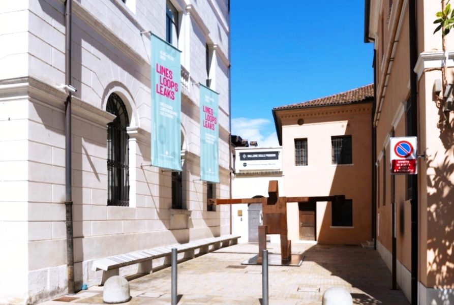 Esterno mostra