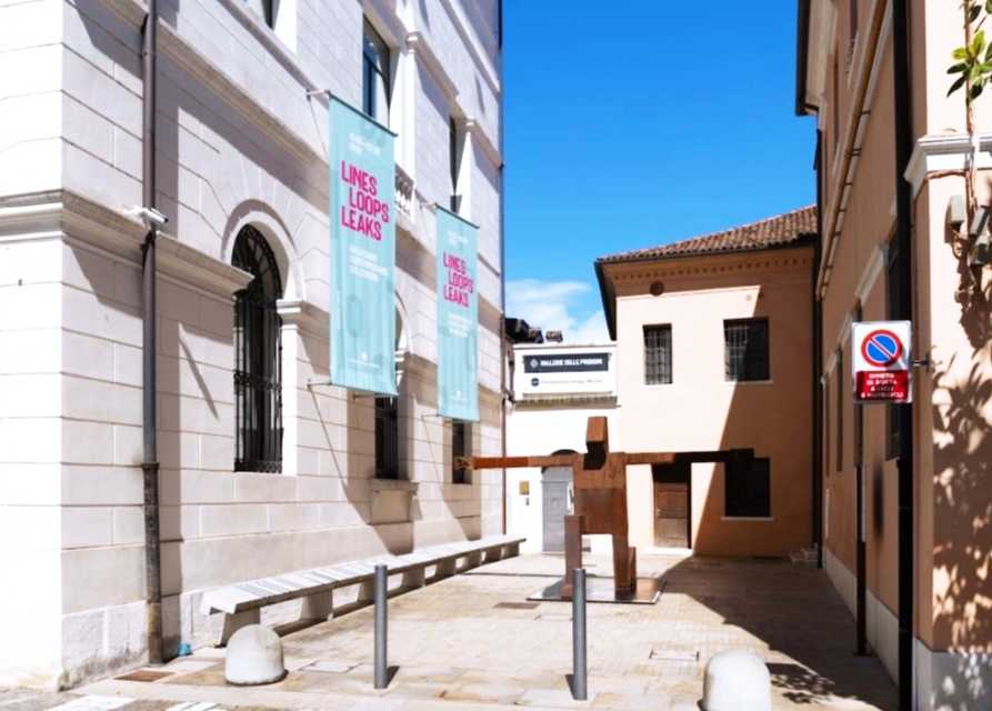 Esterno mostra