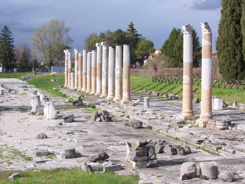 Panoramica dei resti del Foro di Aquileia