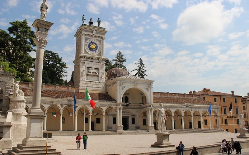 Piazza Della Libertà Di Udine