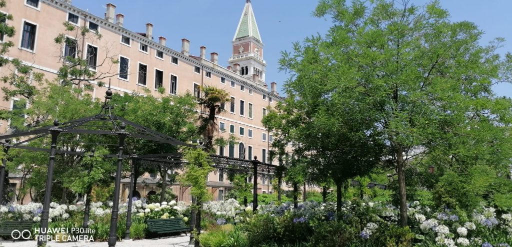 Area Monumetale Attorno Ai Giardini Reali